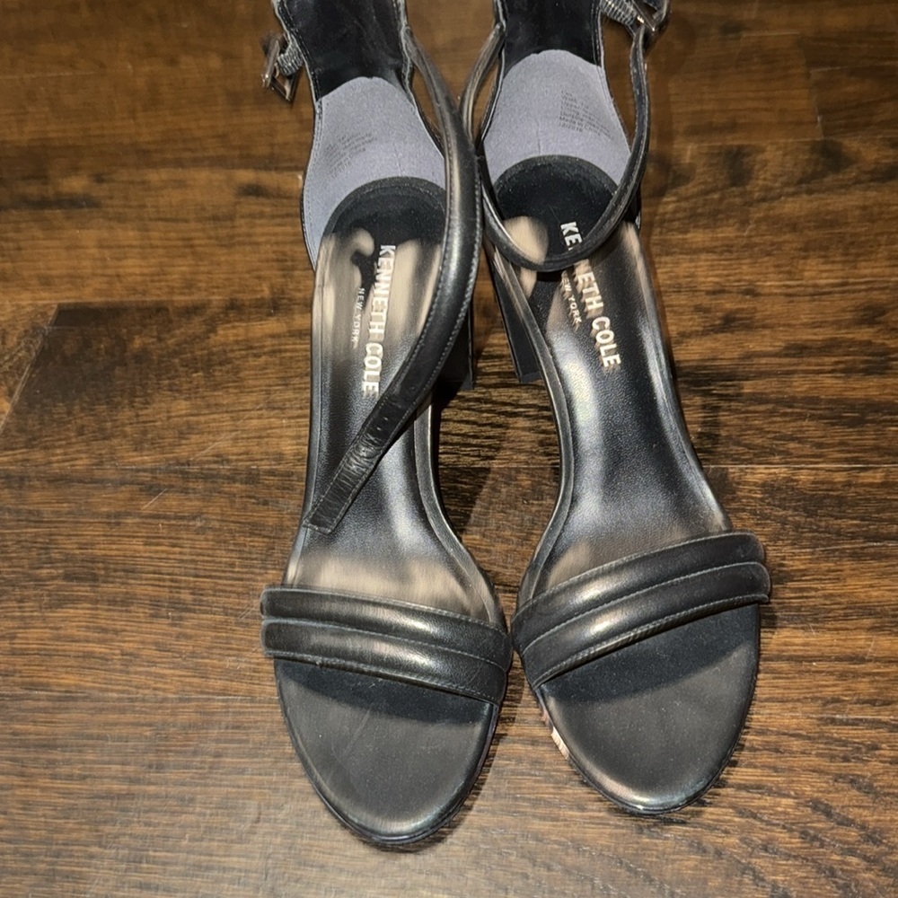 Kenneth Cole leather black heels - Picture 3 of 5